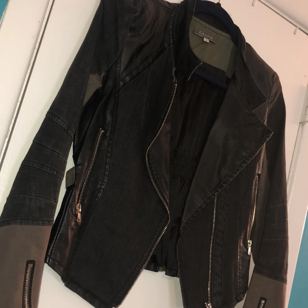 JACKET - Picture 2 of 4
